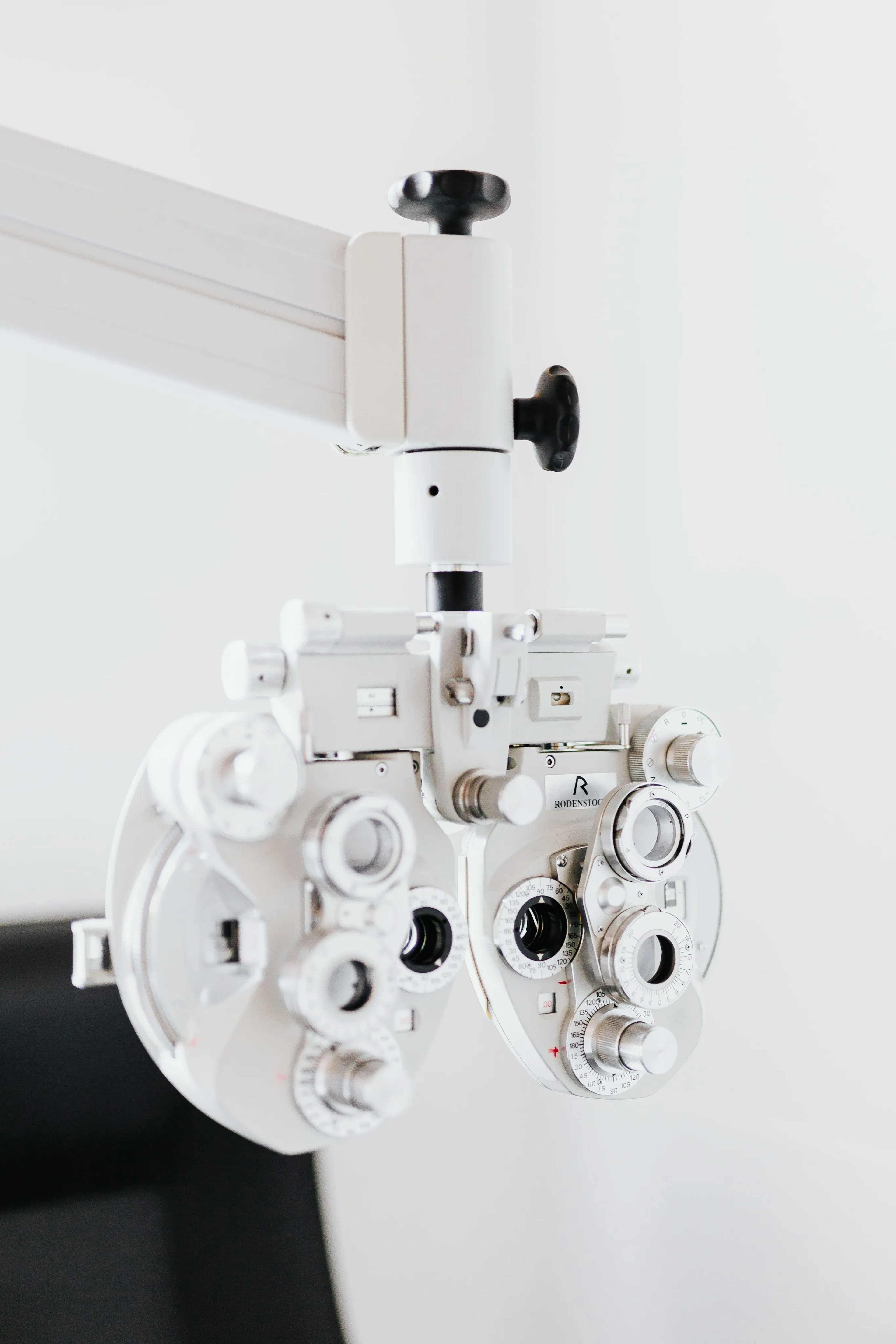 Picture of an eye test tool