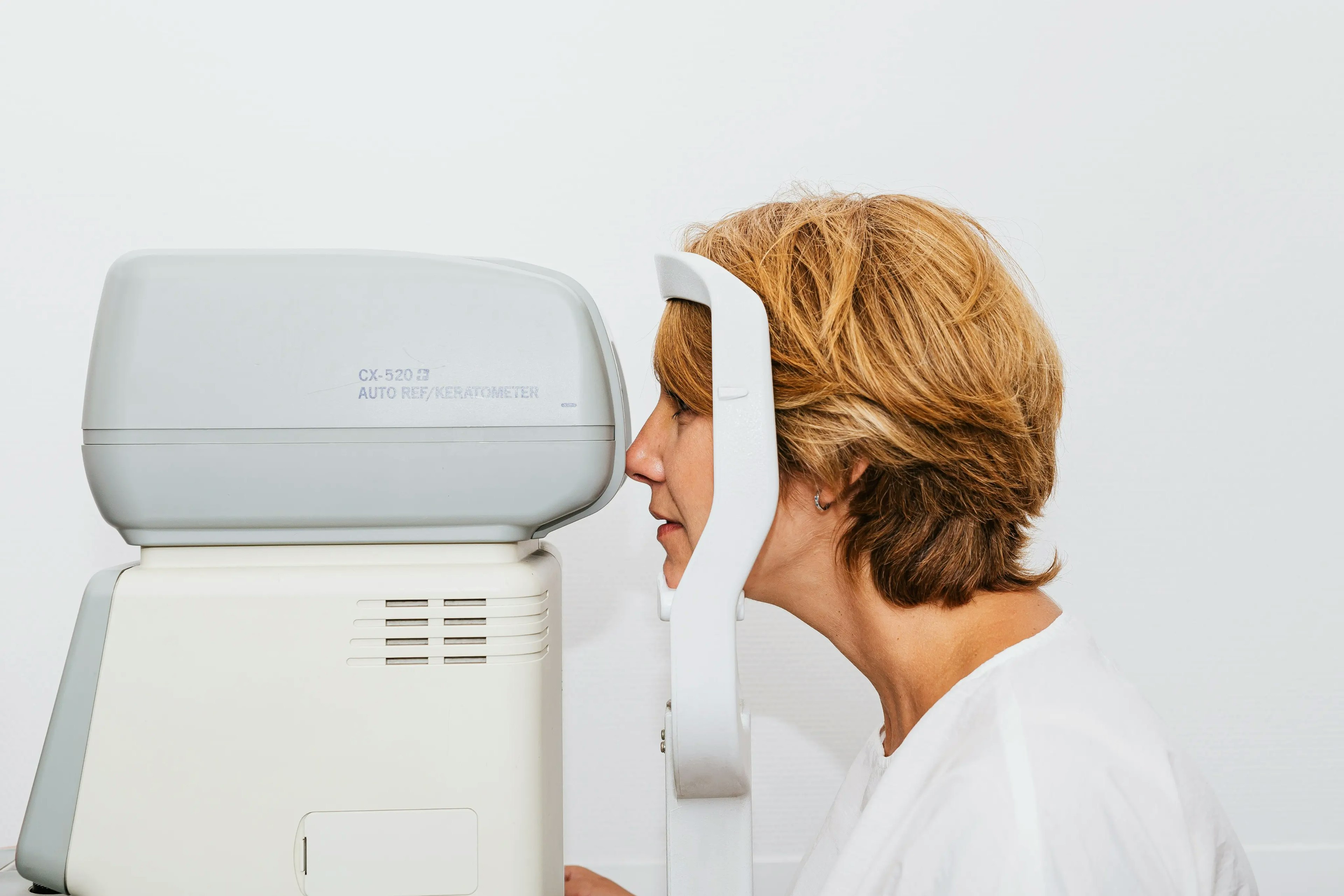 Picture of a patient undergoing an eye test